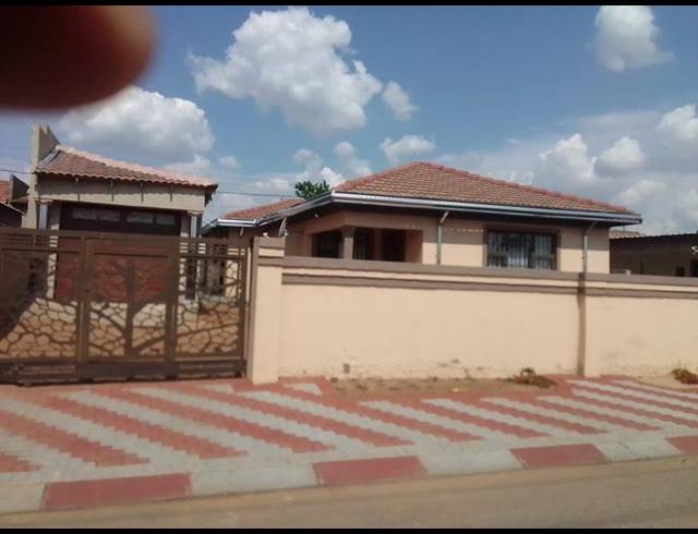 2 BEDROOM HOUSE FOR SALE IN RIETVALLEI AH